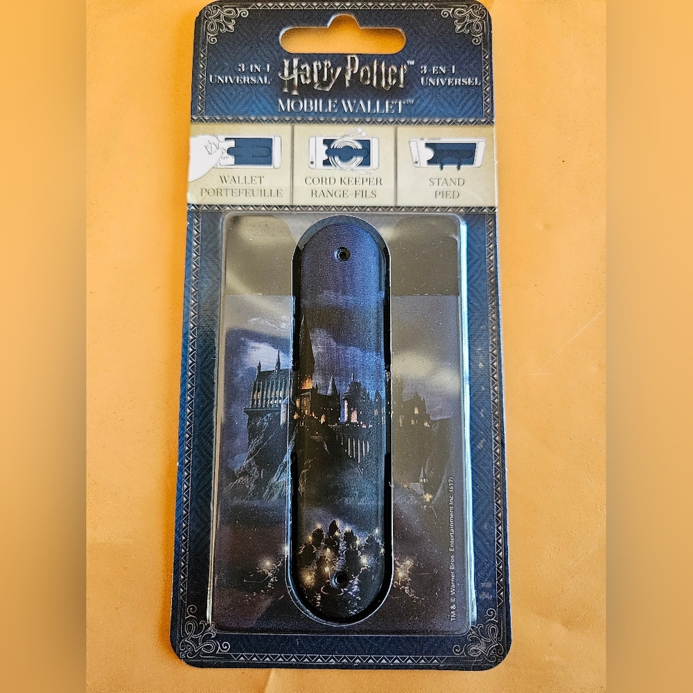 Harry Potter Mobile Wallet with Hogwarts Design